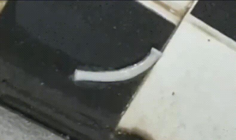 DƬ